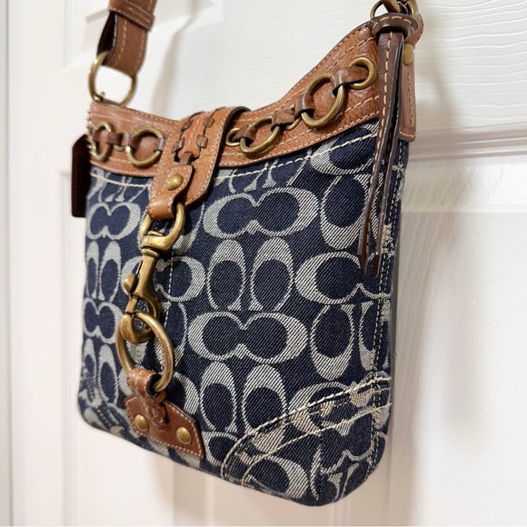 Coach Hamptons Signature Denim Special Edition Shoulder Bag - Picture 4 of 17
